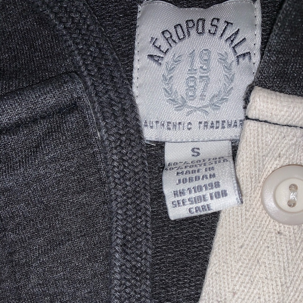 Aeropostale Sweatshirt - Picture 2 of 2